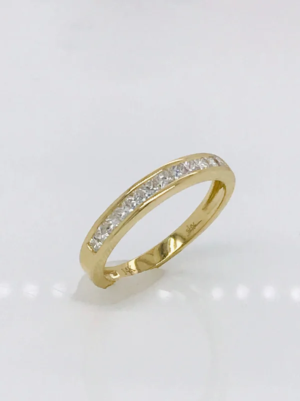 Chic And Stylish Jewelry At Discounted Prices 14KYG 0.40CTW PR DIA WED BAND