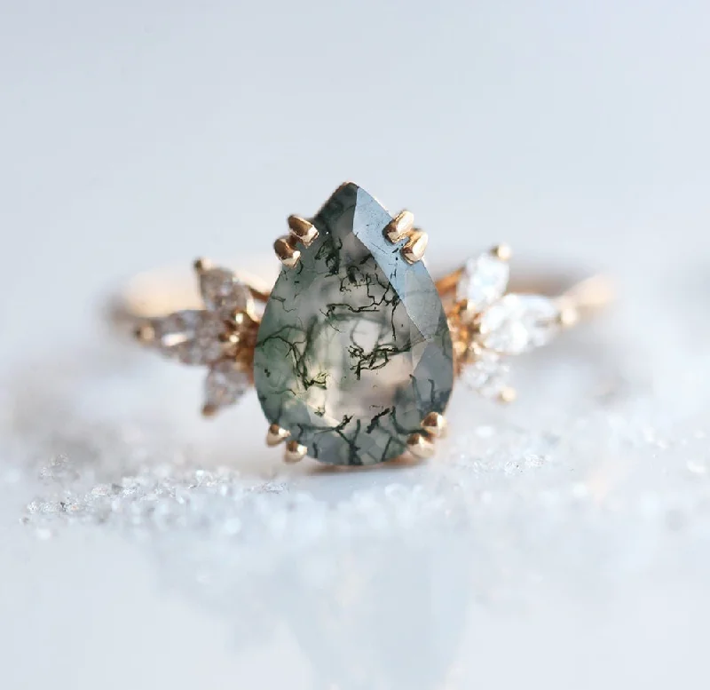 Flash Sale On Stunning Jewelry – Don't Miss Out Pear Moss Agate Ring With Side Diamonds