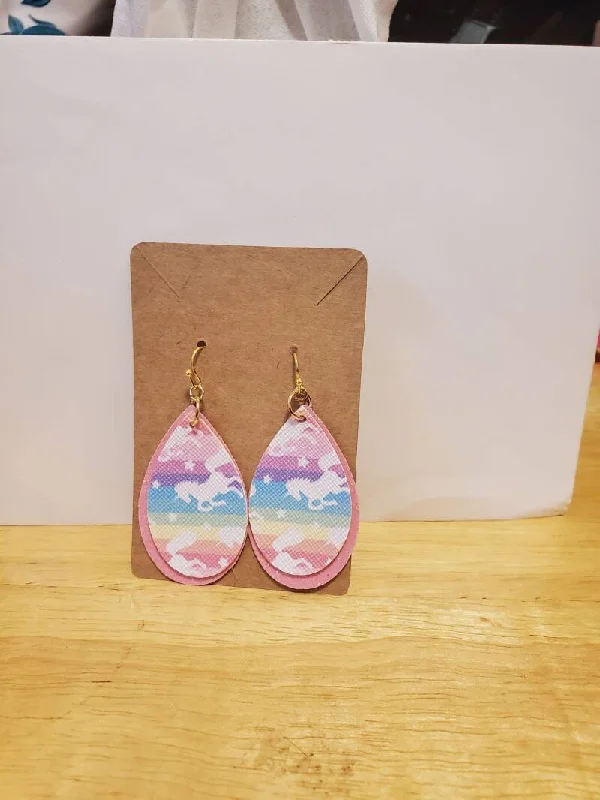 Unicorn earrings with sparkly light pink back