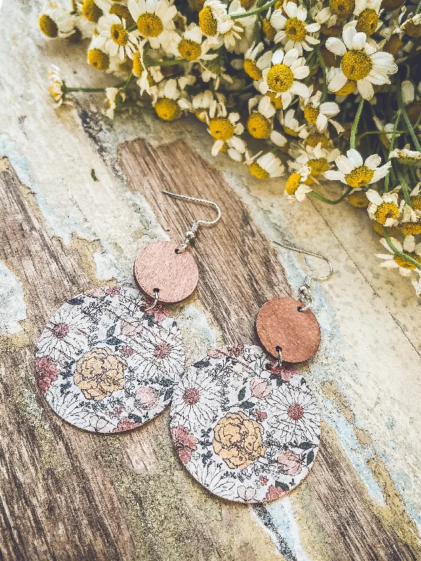 Romantic Heart-Shaped Jewelry For Special Gifts Beautiful Floral Wood and Cork Earrings